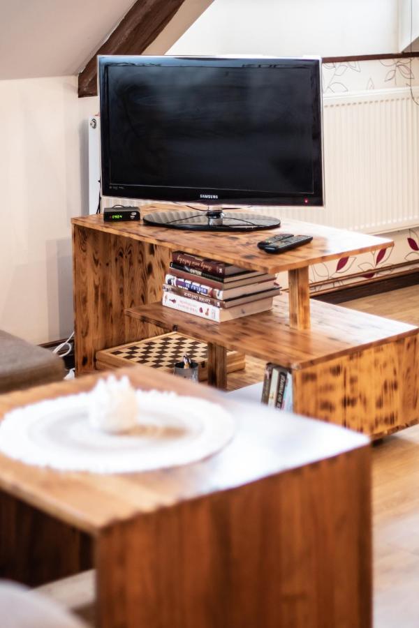 Podkrovni S Vyhledem Na Namesti Apartment