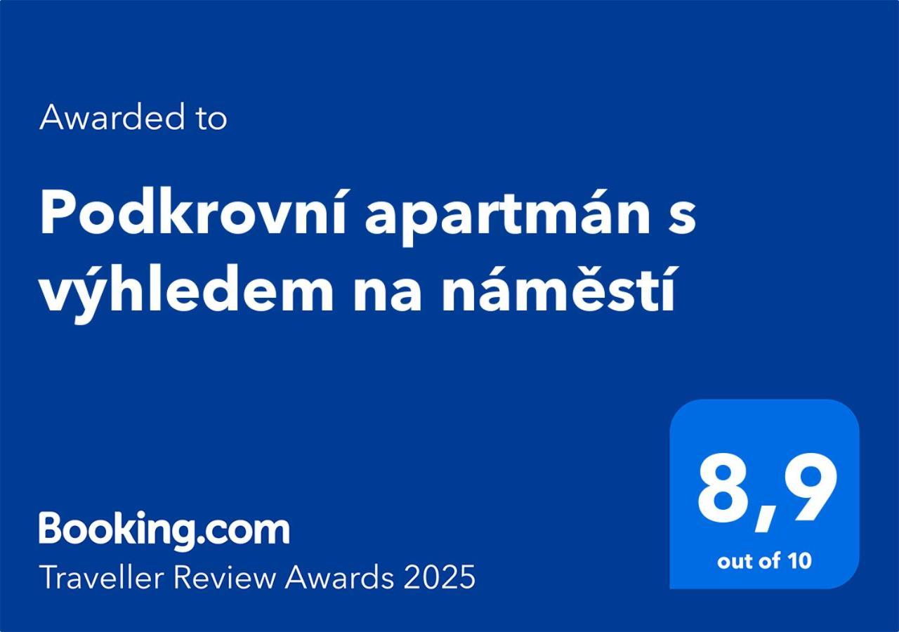 Podkrovni S Vyhledem Na Namesti Apartment
